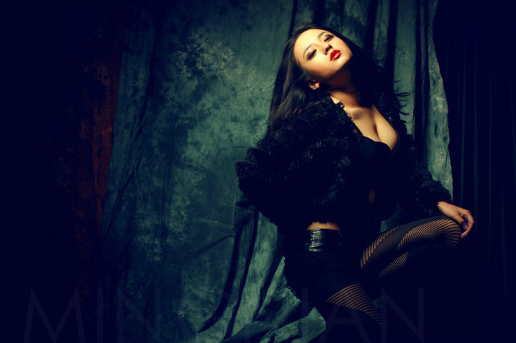 火辨辨的黑寡婦