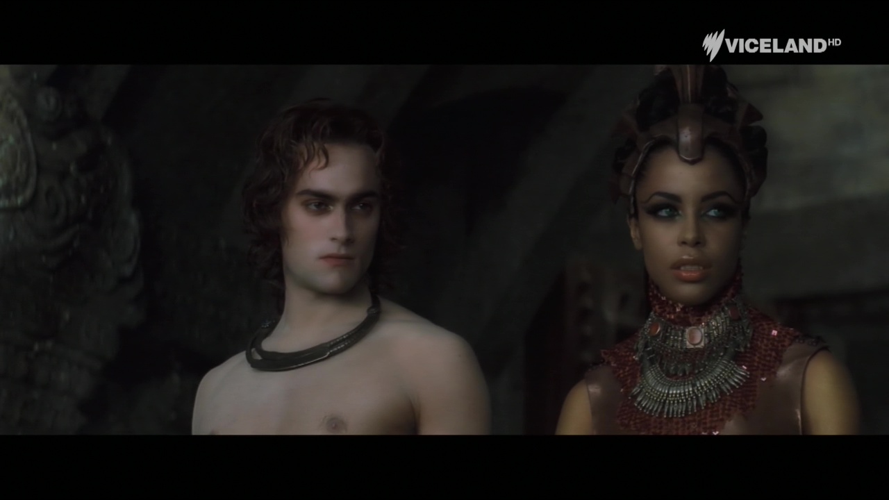 королева проклятых 2022. вампир лестат королева проклятых. королева проклятых 2022. королева проклятых 2022. няня.