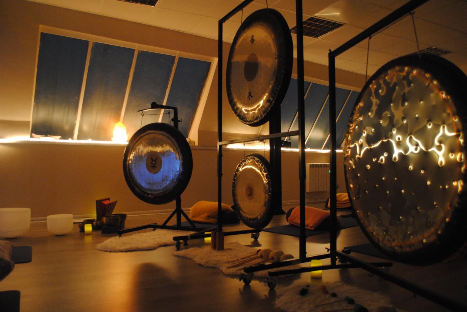 What happens in a gong bath? Tess Agnew Brighton fitness blogger