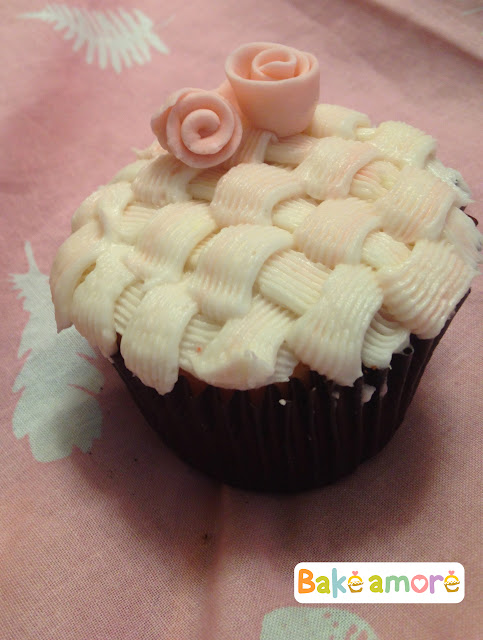 Valentine rose cupcake