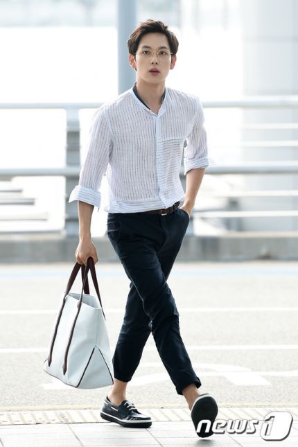 오늘자 임시완 인천공항 출국 사진 | 인스티즈