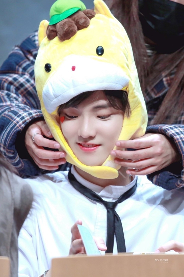 Une idole masculine qui semble convenir à un fan meeting.jpgif | Nate Pan