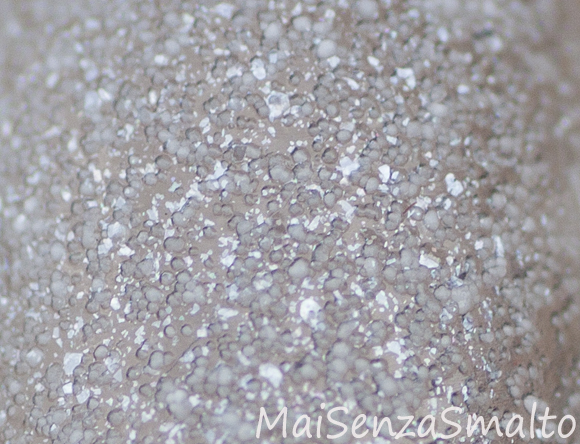 Essence Nail Art Sparkle Sand top coat - 24 I feel gritty!
