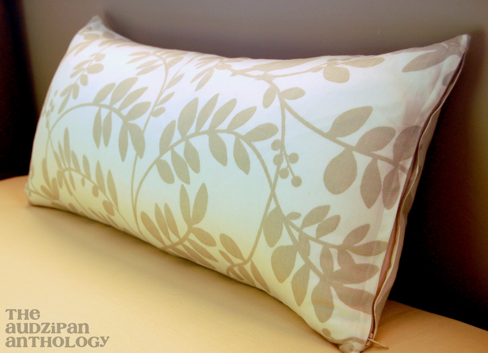 the audzipan anthology Zippered Pillow Cover Tutorial
