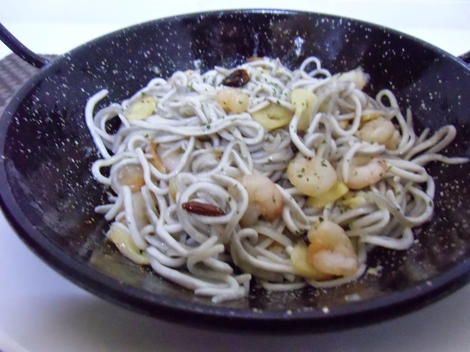 Mi Sartén: Gulas al ajillo con gambas