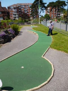 Mick The Man has a tricky and long second shot coming up in 'The Boscombe Jiggle' contest