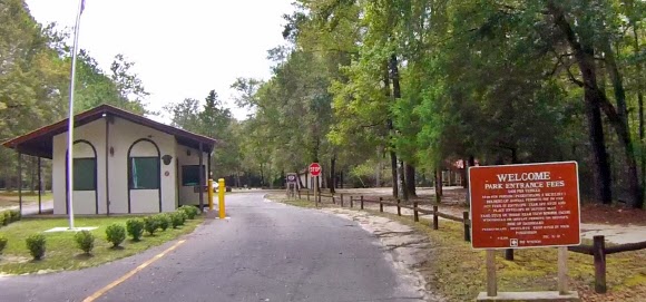 Willkomensschild, Eingang Ponce de Leon Springs State Park, Florida USA
