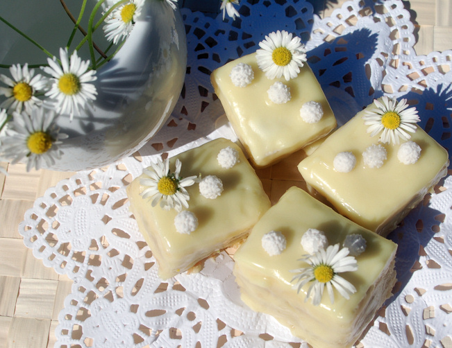 Kessy&amp;#39;s Pink Sugar: Petit fours
