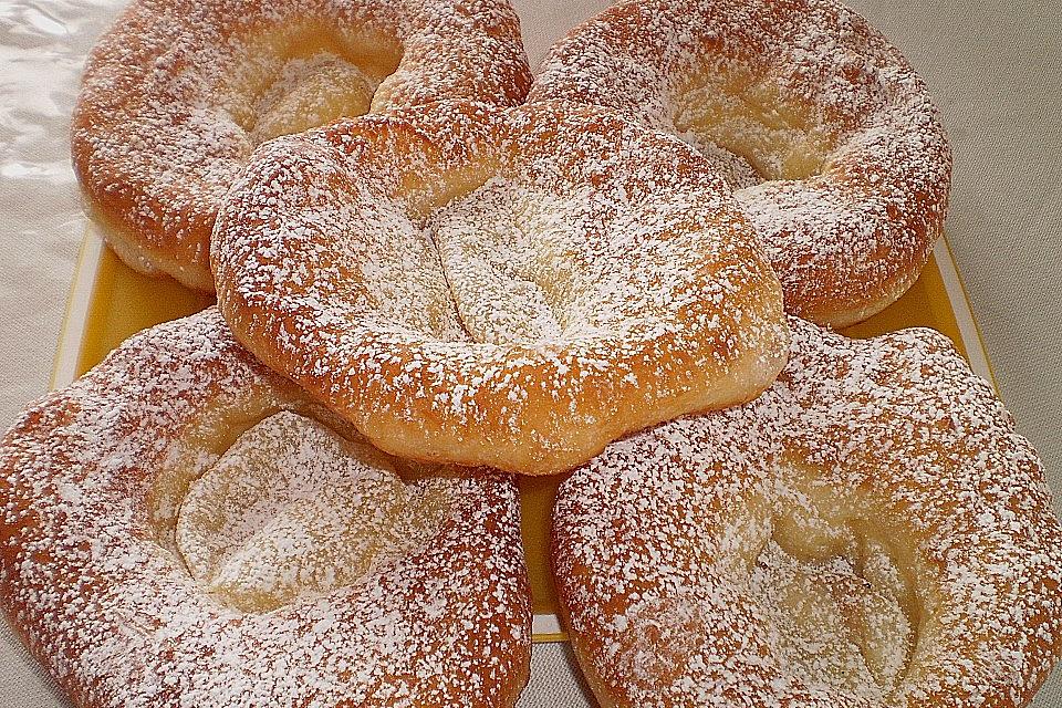 Ausgezogene Küchle Gesundmutter