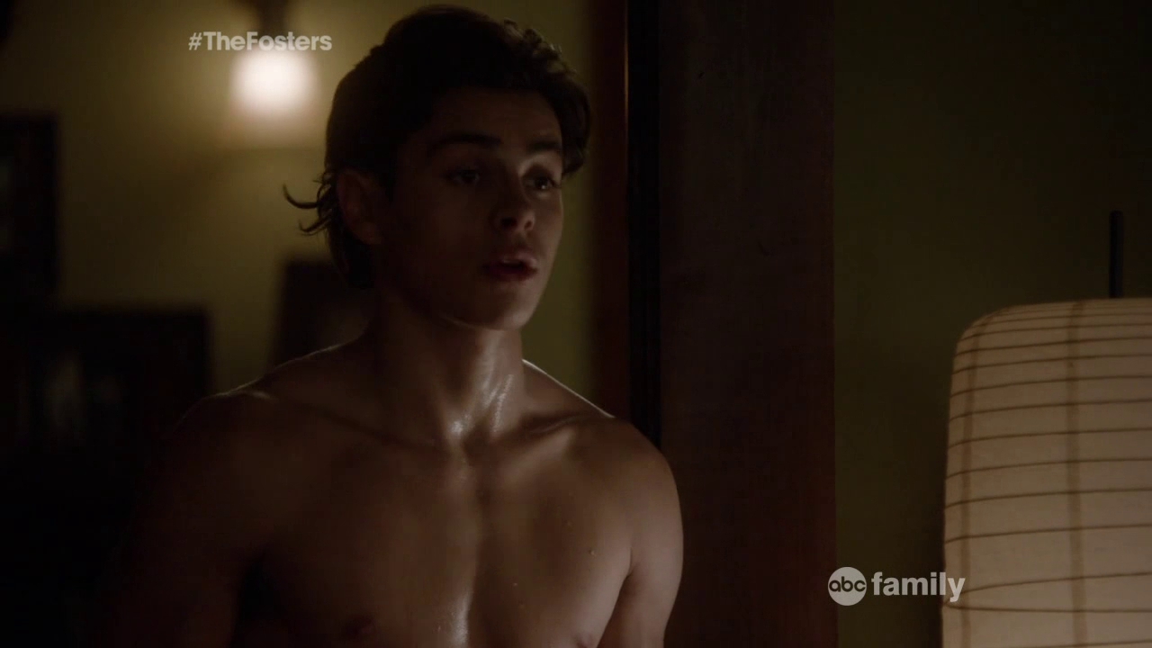 Jake T. Austin & Alex Saxon - Shirtless in "The Fosters" .