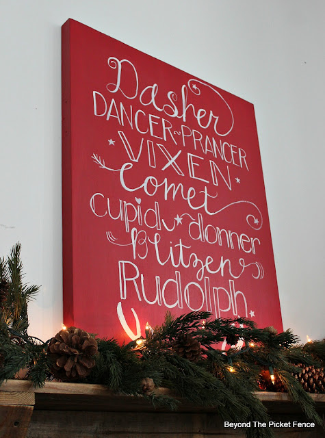 hand lettered sign, reindeer sign, fusion mineral paint, Christmas sign, DIY, https://goo.gl/UQPOsP