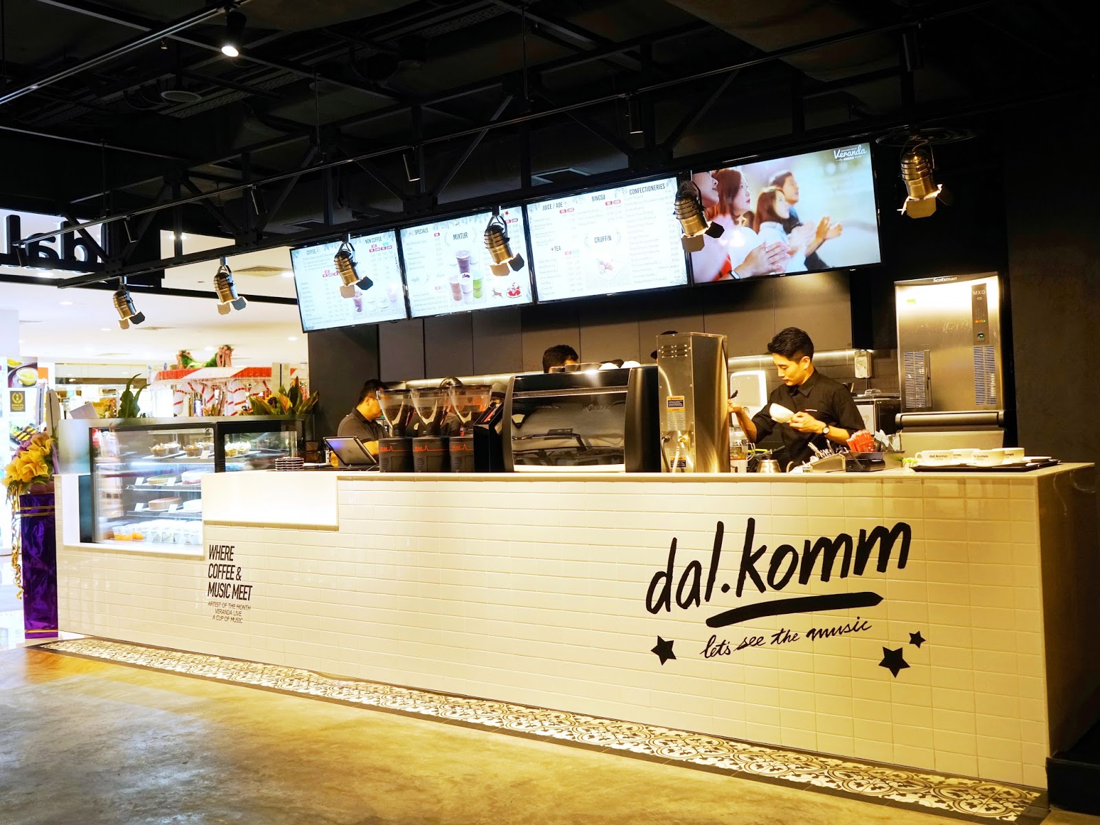 PinkyPiggu dal.komm COFFEE The Centrepoint Singapore The