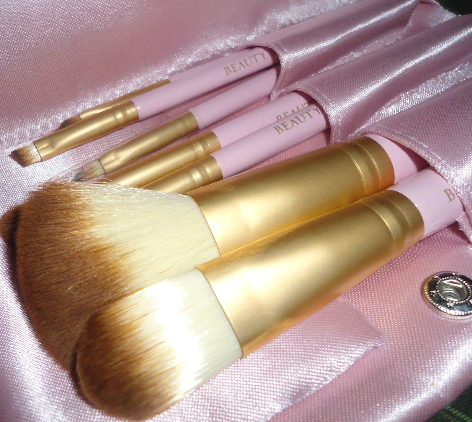 PERFECT BRUSH SET FOR BEAUTY NEWBIE Jurnal Saya