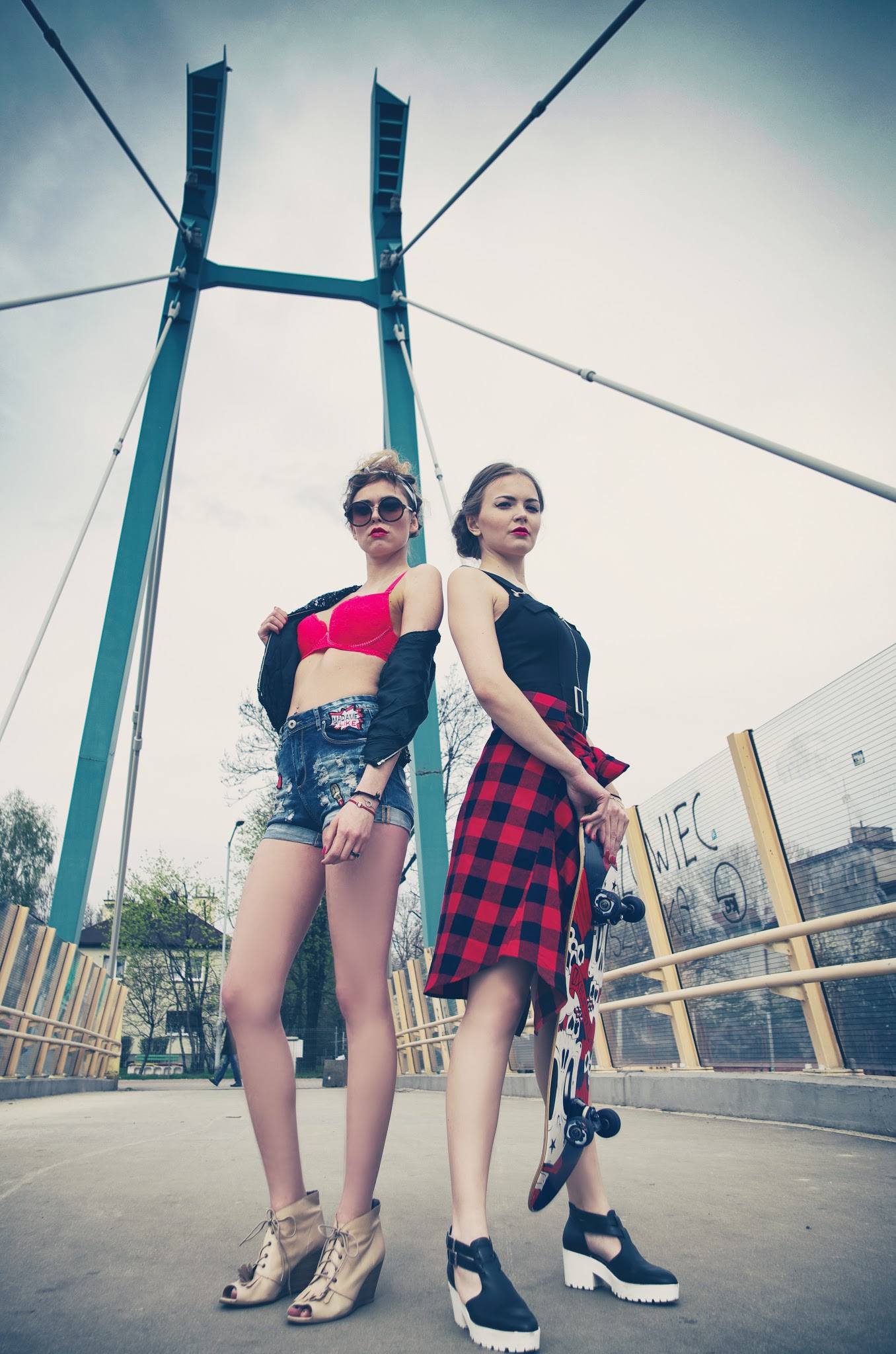 Emanacje kobiecości.