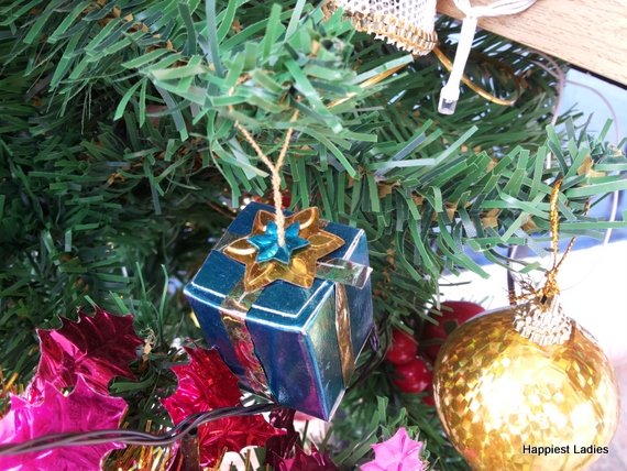 10 best christmas ornaments that you might like to hang on 10 best christmas ornaments that you might like to hang on