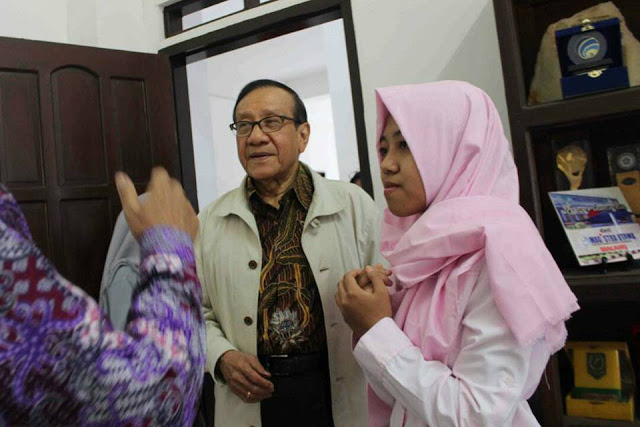 Terungkap! Pengakuan Mengejutkan dari Sang Guru Soal Kontroversi Afi, Ternyata.. Terungkap! Pengakuan Mengejutkan dari Sang Guru Soal Kontroversi Afi, Ternyata..