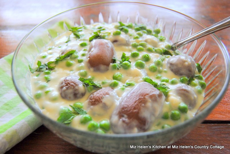 Grandma's Creamed Peas and Potatoes
