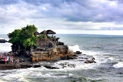  a favorite finish for the traveler who view  BaliTourismMap: Tanah Lot, Bali