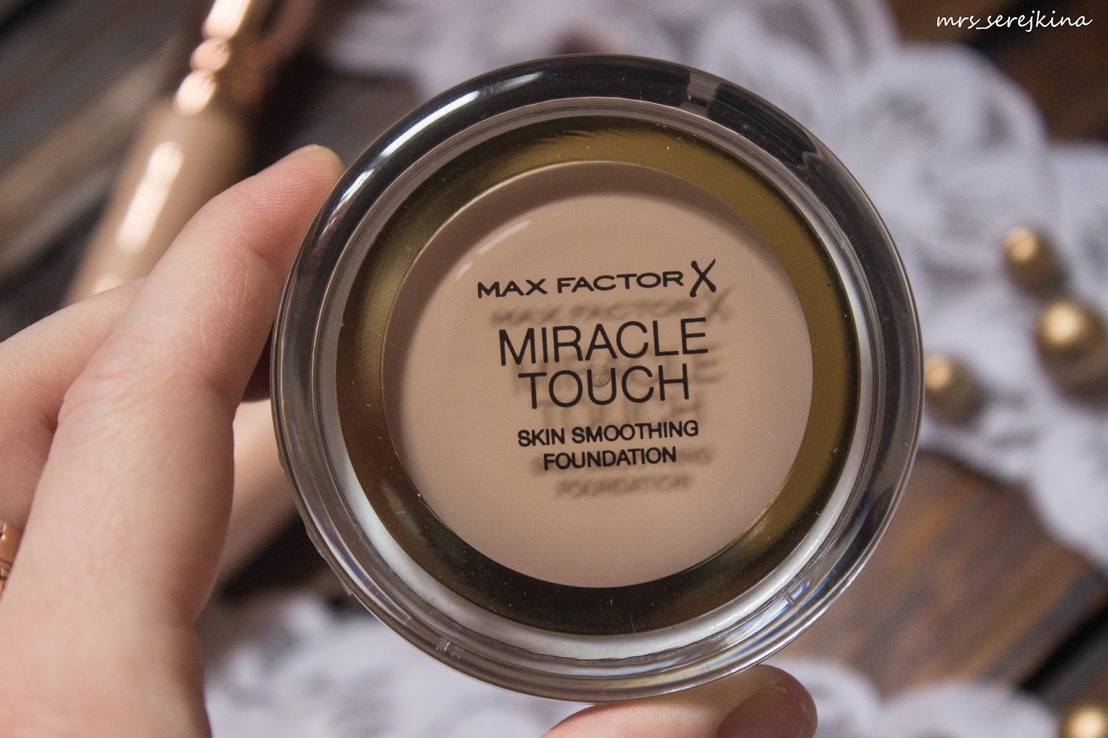 Max factor miracle touch. Макс фактор миракл тач 40 тон. Miracle touch max factor 70. Max factor miracle touch тон основа 040. Макс фактор miracle touch тон основа 055.