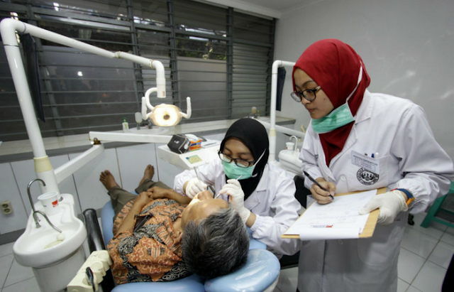 Penyebab dan Cara Menyembuhkan Gusi Belakang Bengkak