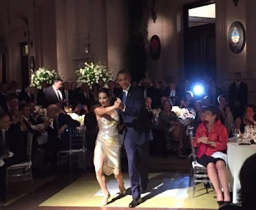 * Y Mora Godoy bailó "La cumparsita" con Barack Obama