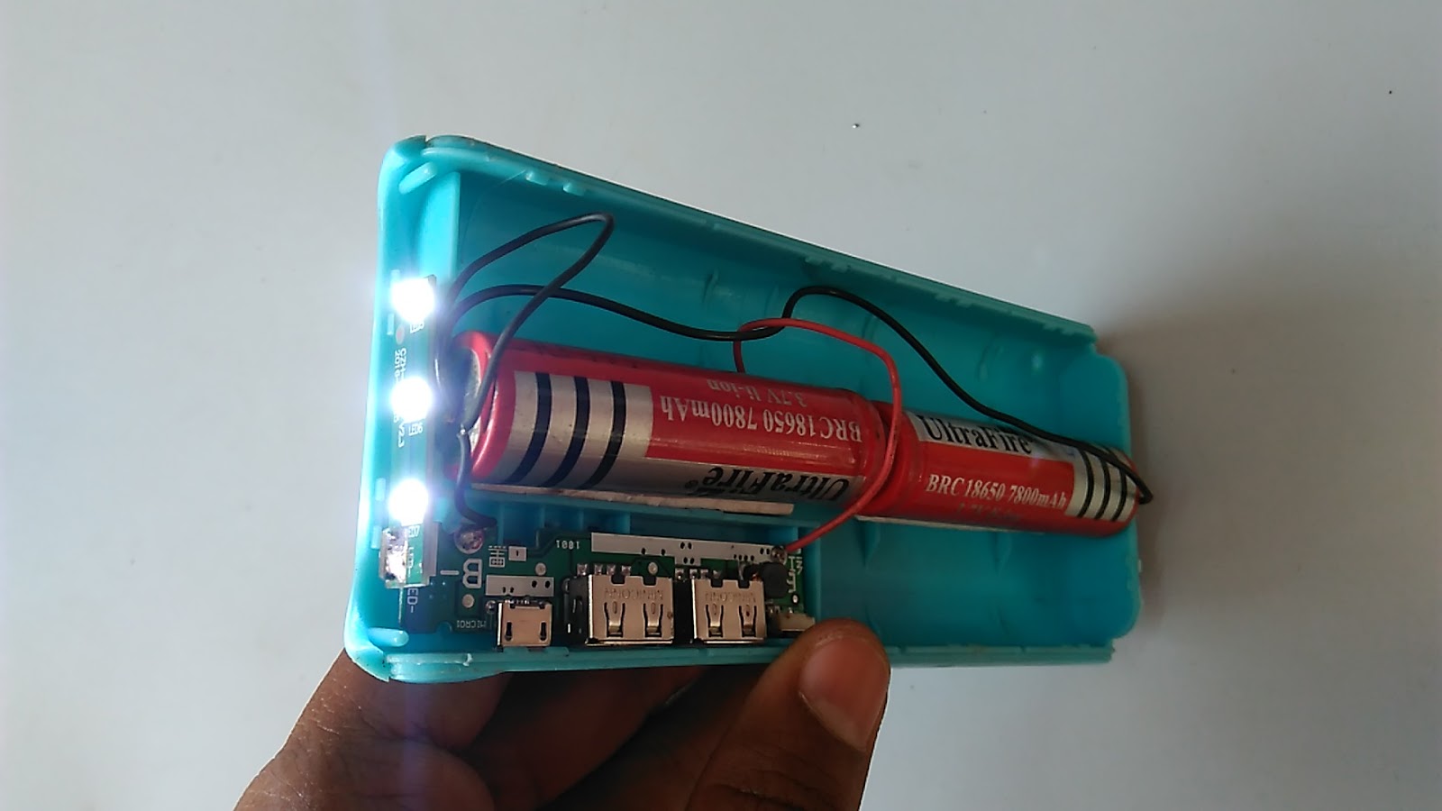 The 15600 mAh Power Bank Kit uses the 3.7v 18650 Liion battery