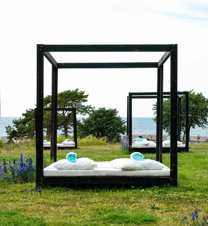 hotel djupvik, daybed by the sea