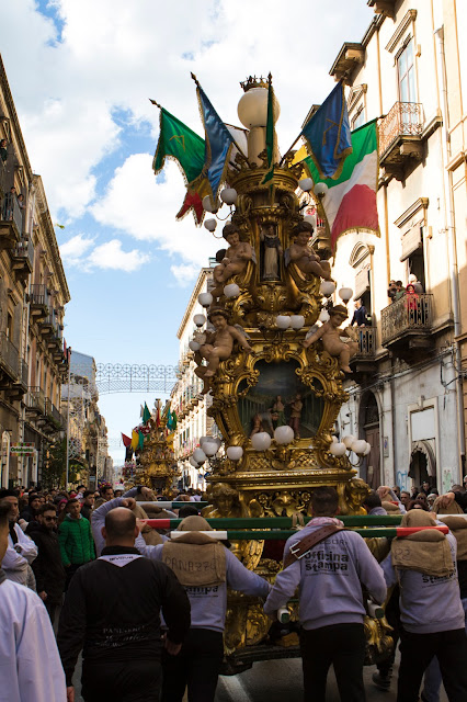 Festa di Sant'Agata a Catania: il giro esterno, le cannelore