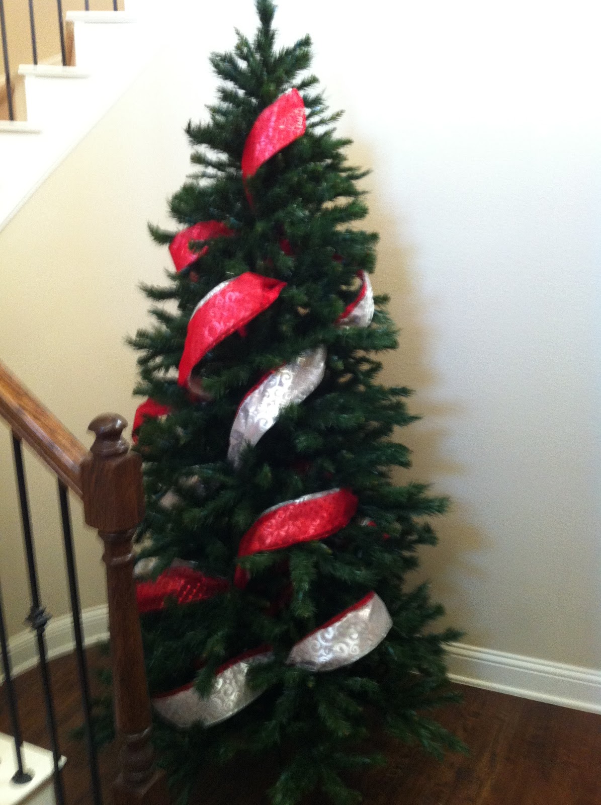 New House on the Block Christmas Tree Decorating Tutorial