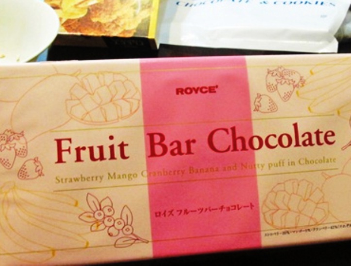 'Chocoholics' like me ecstatically adore ROYCE' Chocolates!! ♥
