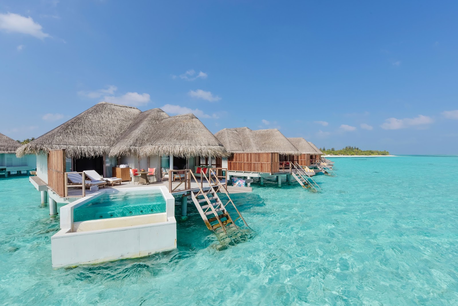 Above & Below the Beautiful Resort Kanuhura in Maldives - Crown Tours ...