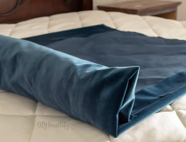 No Sew Velvet Bolster Pillow And Diy Insert Diy Beautify