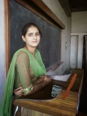 totalhdwalpapers: Desi College Girls Pics, Cute College Girls Photos