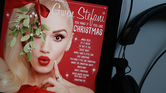 Gwen Stefani - You Make It Feel Like Christmas