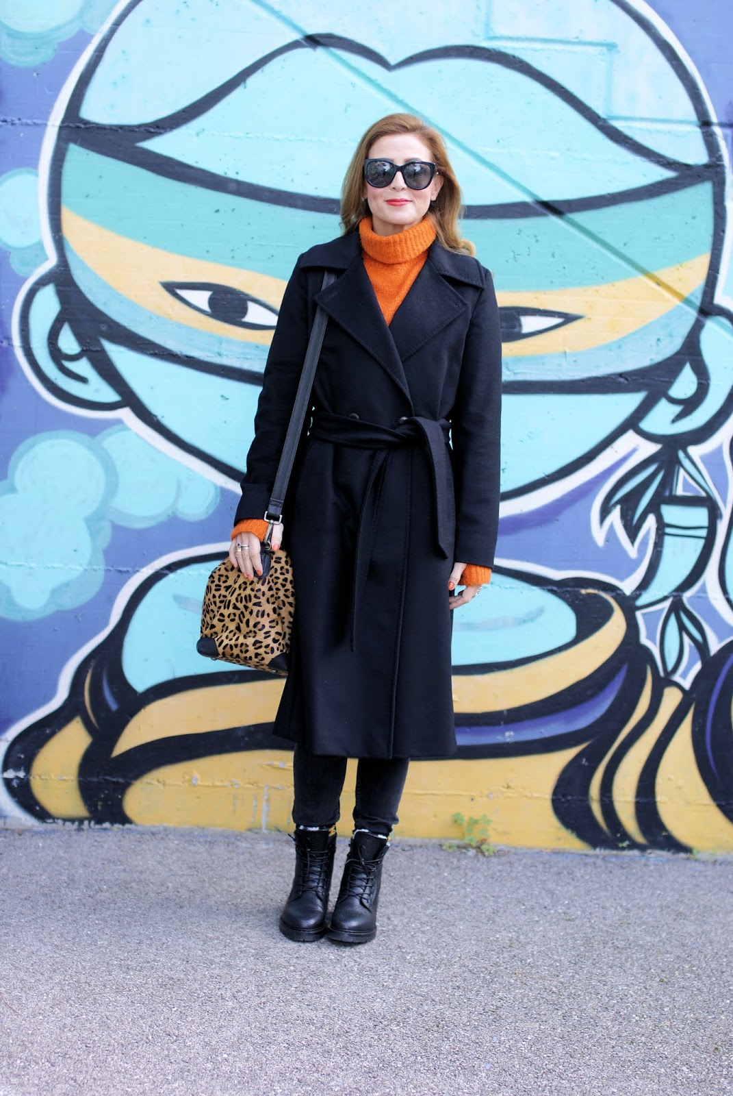Orange is the new black street style look on Fashion and Cookies fashion blog, fashion blogger style