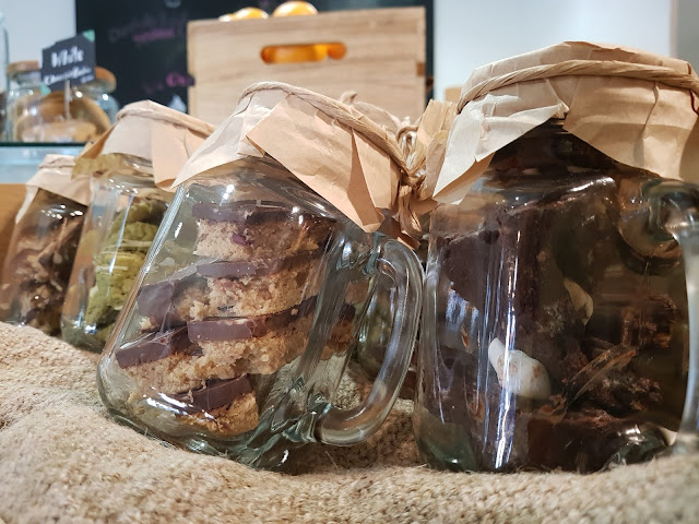 food blogger dubai mybc american cookies in a jar