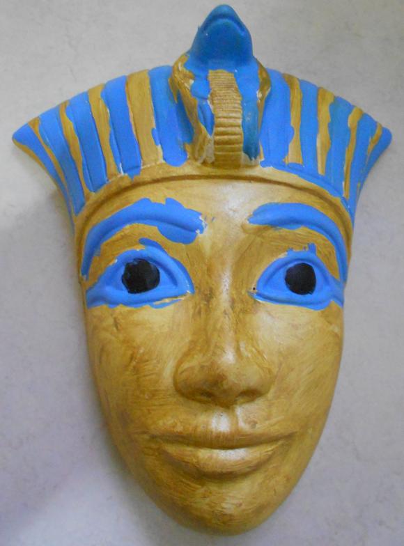Алебастровая ваза маска фараона. Маска фараона зугамона. Маска Египетская мини. Древние египетские маски. Глиняные маски фараонов.