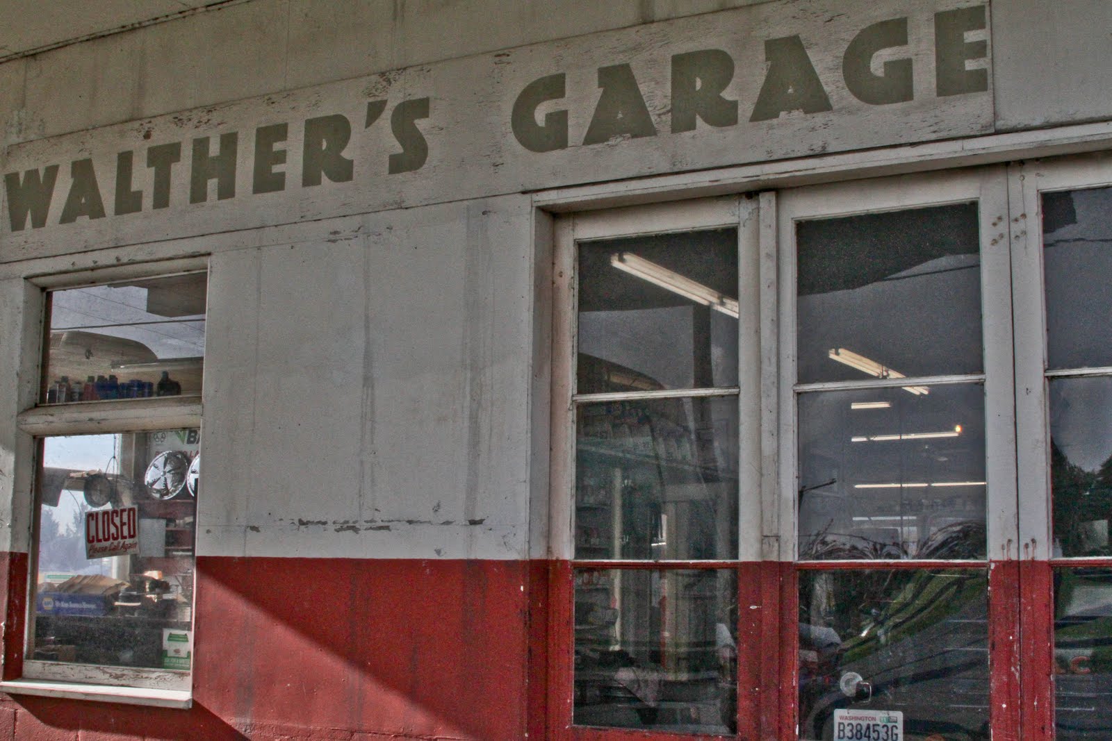 Sarah McArthur Photography Ron at Walthers Garage( click to enlarge)