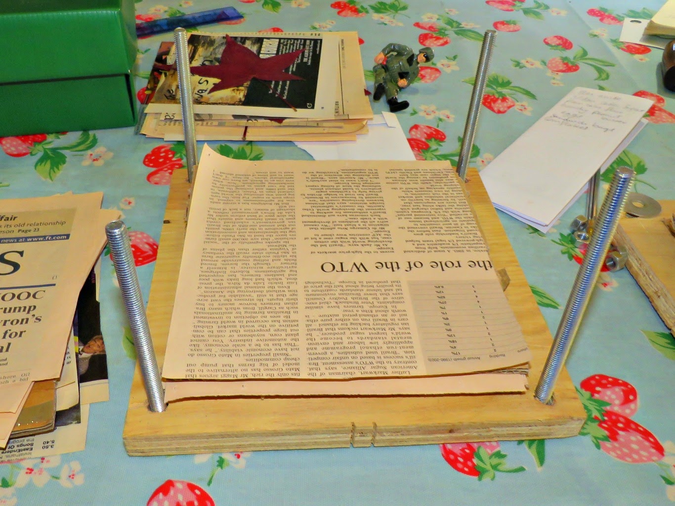 just saying How to press flowers at home