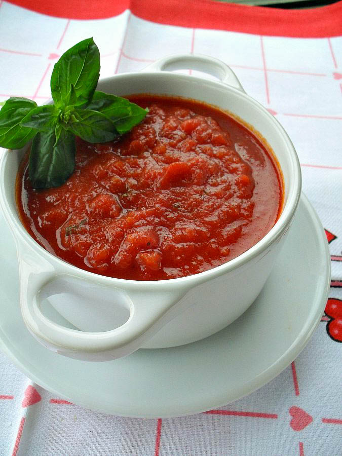 Gaga u kujni Marinara sos od paradajza