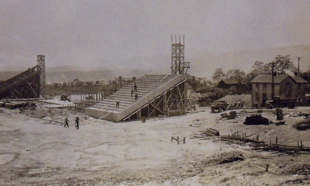 New Deal of the Day The New Deal and Football