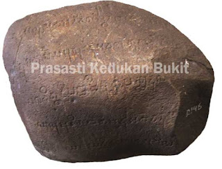 Prasasti Kedukan Bukit Gambar Prasasti Kedukan Bukit