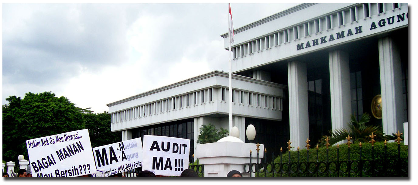 Kemuliaan dan Keluhuran Jabatan Hakim Pudar Karena Godaan Gaya Hidup? gedung ma