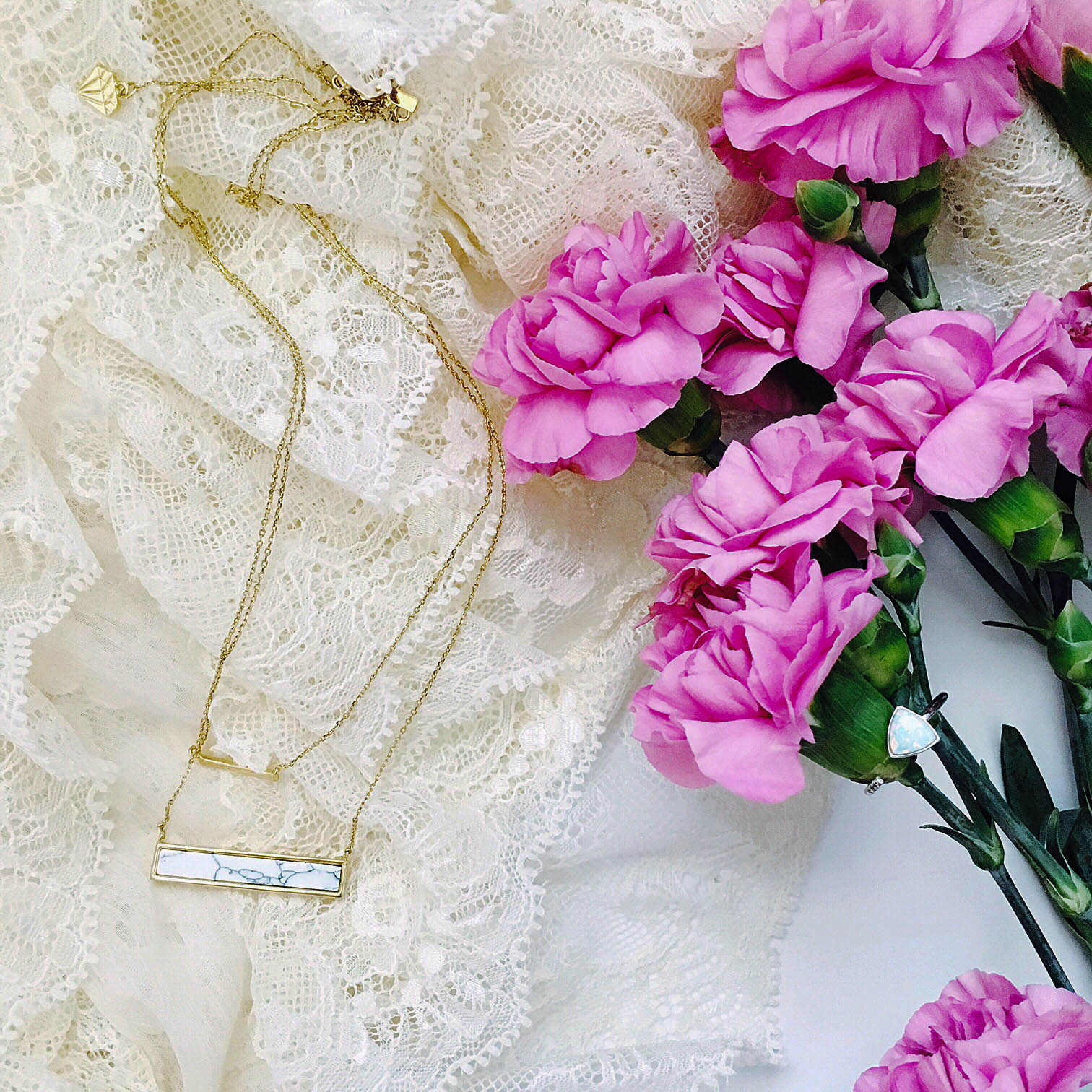 How to Create the Perfect Flatlay by popular California style blogger Lizzie in Lace