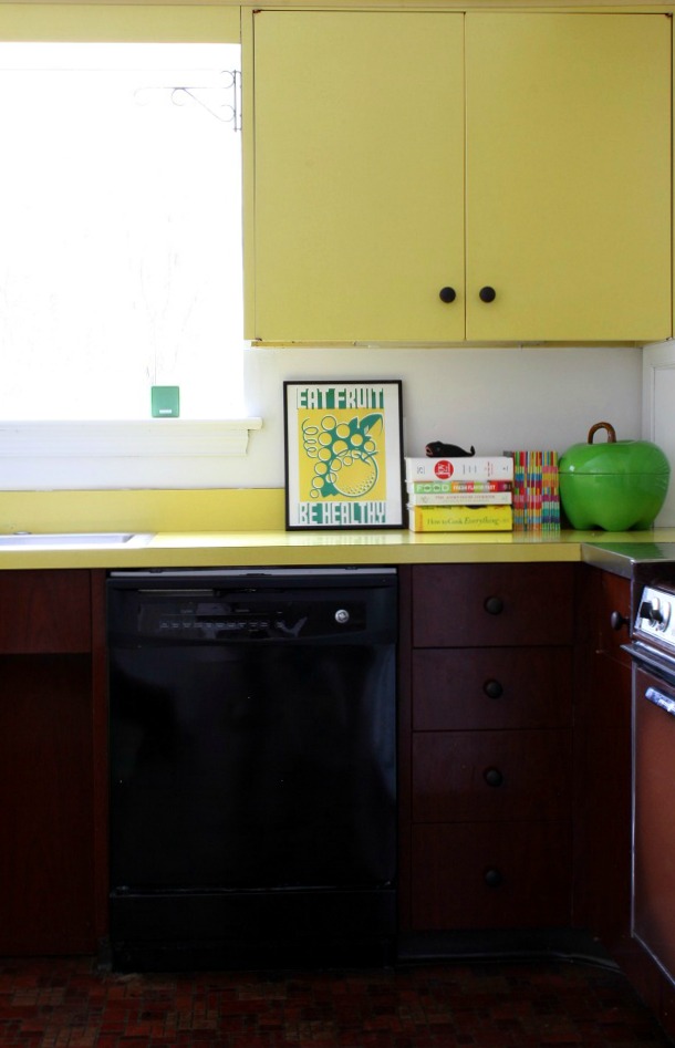 Meet Me in Philadelphia Nothing Says "Yum" Like a Brown & Yellow Kitchen