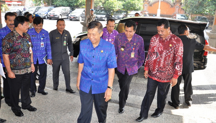 Gubernur Pastika Ingatkan Netralitas PNS di Pilkada Tabanan