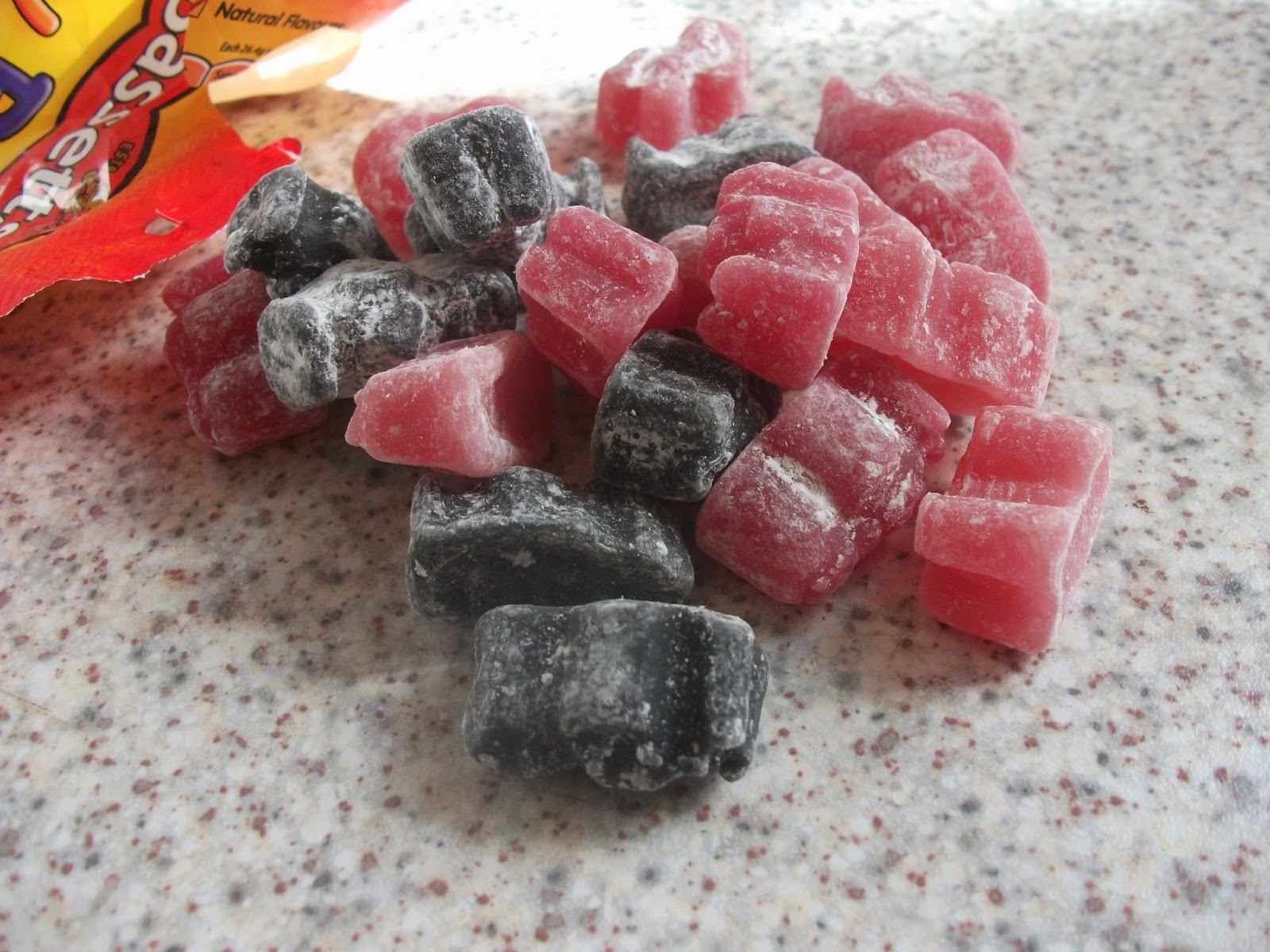 Kev's Snack Reviews Bassett's Jelly Babies Berry Mix (Tesco Exclusive
