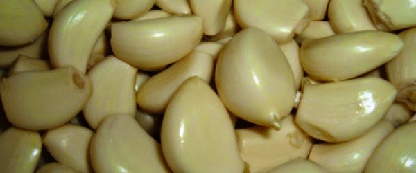 فيديو - أسرع طريقه لتقشير الثوم