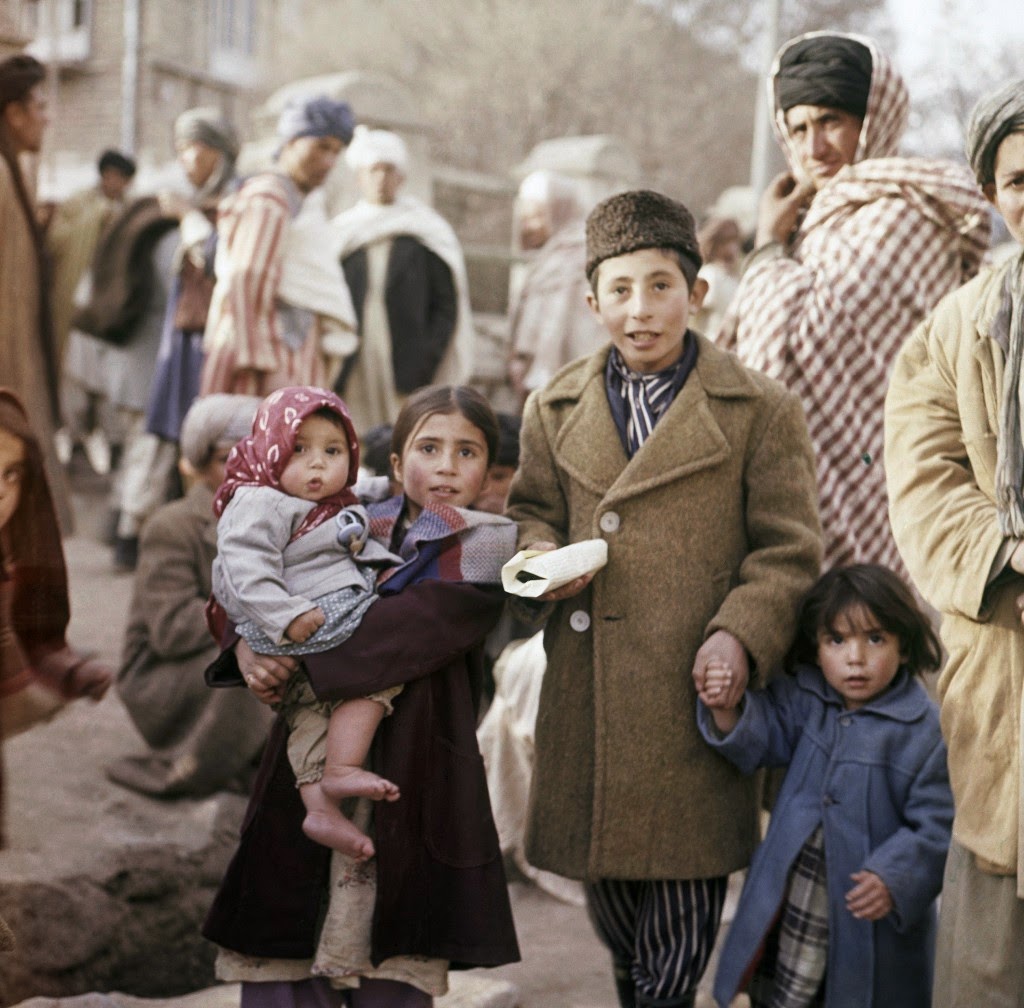 20 Wonderful Color Photographs Capture Street Scenes of Kabul