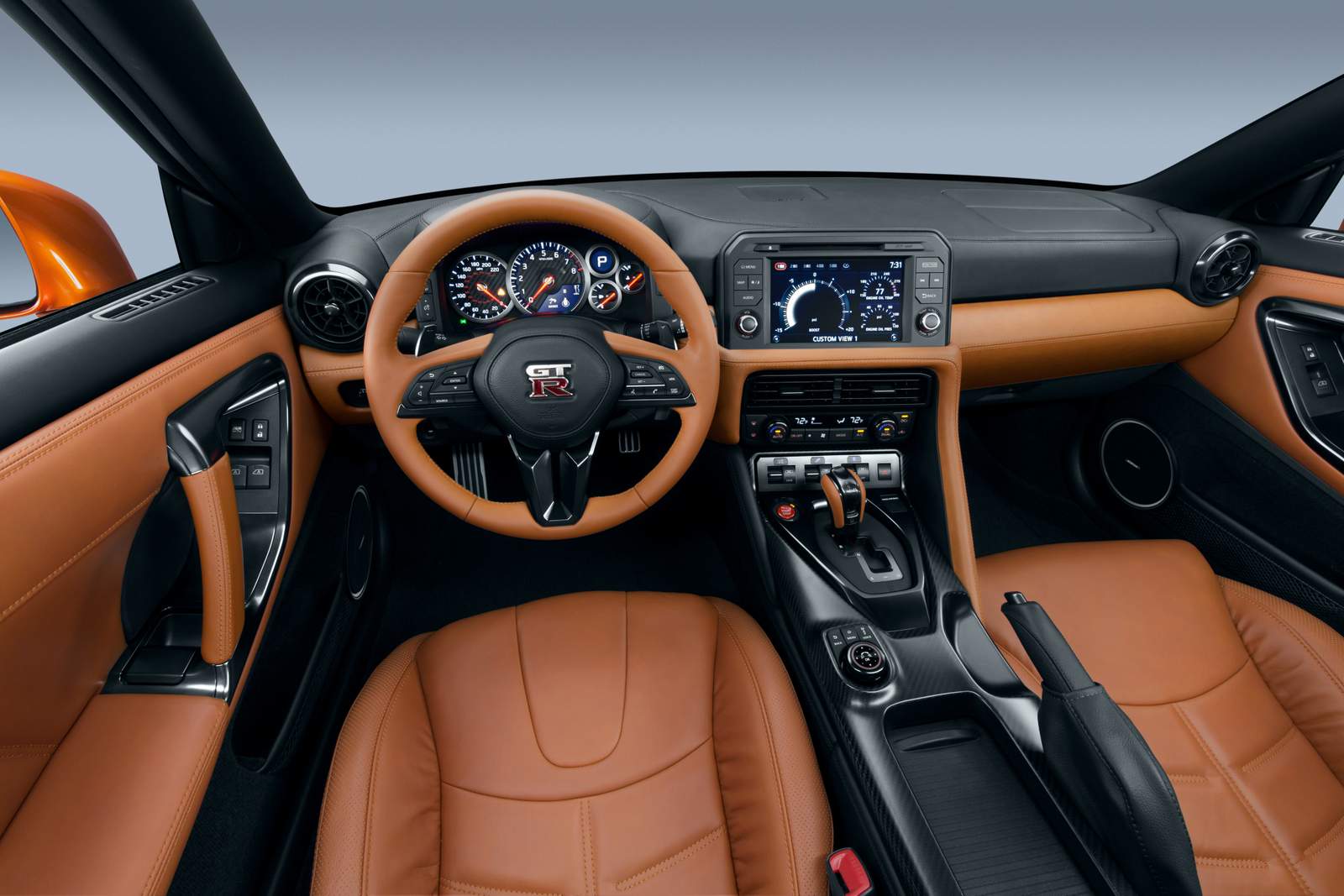 Nissan GTR 2017 tem facelift, motor mais potente, e luxo